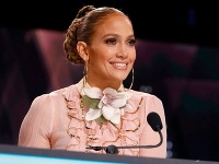 Jennifer Lopez skrýva pod šatami telo bohyne. Jennifer Lopez skrýva pod šatami telo bohyne.