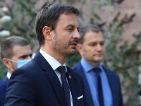 Eduard Heger predpokladá menší pokles ekonomiky v tomto roku, než bolo pôvodne avizované. Eduard Heger predpokladá menší pokles ekonomiky v tomto roku, než bolo pôvodne avizované.