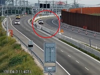 Auto jazdilo v protismere na diaľnici D4 Auto jazdilo v protismere na diaľnici D4