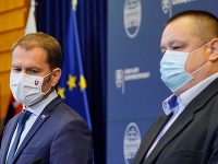 Igor Matovič spolu s Jánom Mikasom oznamuje nové opatrenia. Igor Matovič spolu s Jánom Mikasom oznamuje nové opatrenia.