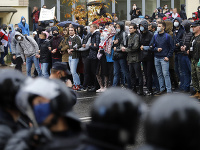 Na nedeľných protestných zhromaždeniach v Bielorusku bolo zadržaných viac ako 580 demonštrantov.