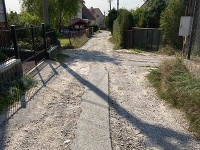 Cesta na Bystrickej ulici v Marianke Cesta na Bystrickej ulici v Marianke