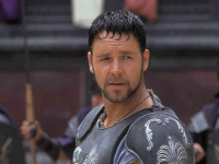 Russell Crowe vo filme Gladiátor. 