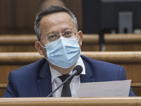 Opozičný poslanec Ladislav Kamenický (Smer-SD) Opozičný poslanec Ladislav Kamenický (Smer-SD)
