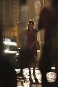 Carla Bruni-Sarkozy pri nakrúcaní filmu Midnight in Paris 