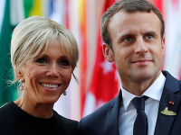 Brigitte Macronová a prezident Emmanuel Macron Brigitte Macronová a prezident Emmanuel Macron