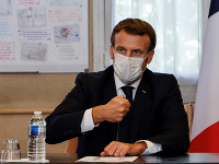 Emmanuel Macron je v karanténe. Emmanuel Macron je v karanténe.