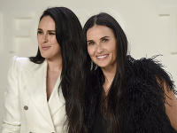 Demi Moore so svojou najstaršou dcérou Rumer. Demi Moore so svojou najstaršou dcérou Rumer.