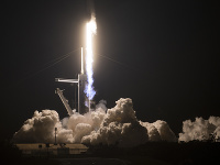 Vesmírna loď spoločnosti SpaceX s posádkou odštartovala k ISS Vesmírna loď spoločnosti SpaceX s posádkou odštartovala k ISS