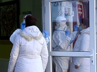 Na Slovensku sa začalo štvrté dobrovoľné kolo testovania na ochorenie COVID-19 Na Slovensku sa začalo štvrté dobrovoľné kolo testovania na ochorenie COVID-19