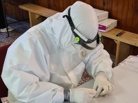 Hasiči pomáhajú s testovaním na koronavírus Hasiči pomáhajú s testovaním na koronavírus