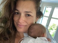 Alena Šeredová je kvôli pozitívnemu testu na COVID-19 v izolácii. Alena Šeredová je kvôli pozitívnemu testu na COVID-19 v izolácii.