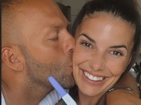 Soňa Skoncová nosí pod srdcom svoje prvé dieťa. Soňa Skoncová nosí pod srdcom svoje prvé dieťa.