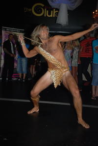 Michal na súťaži Muž roka predviedol v úlohe Tarzana. 