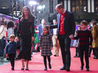 Princ William s manželkou Kate a ich deťmi. 