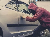Polícia vyšetruje krádež automobilu