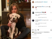 Jennifer Aniston so svojim štvornohým miláčikom. 