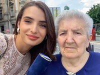 Janka Slačková prišla o babku. Janka Slačková prišla o babku.