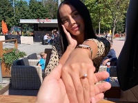 Michaela povedala áno sympatickému Tomášovi. Michaela povedala áno sympatickému Tomášovi.