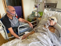 Nemocnica umožnila páru sa rozlúčiť. Nemocnica umožnila páru sa rozlúčiť.