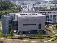 Kontroverzné laboratórium v čínskom Wu-chane. Kontroverzné laboratórium v čínskom Wu-chane.