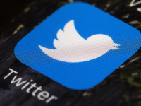 Twitter Twitter