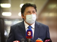 Minister životného prostredia Ján Budaj Minister životného prostredia Ján Budaj