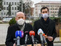 Riaditeľ Fakultnej nemocnice Nitra Milan Dubaj a primátor Marek Hattas Riaditeľ Fakultnej nemocnice Nitra Milan Dubaj a primátor Marek Hattas