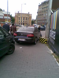 Zaparkovaná Škoda Superb