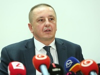Predseda Štatistického úradu SR a predseda odborného sumarizačného úradu Alexander Ballek Predseda Štatistického úradu SR a predseda odborného sumarizačného úradu Alexander Ballek