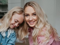 Z dcérky známej moderátorky už rastie krásna slečna