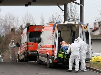 V chebskej nemocnici už nemajú voľné covidové lôžka. V chebskej nemocnici už nemajú voľné covidové lôžka.