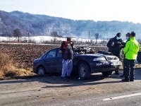 Policajti museli pri dolapení muža použiť aj varovný výstrel. Policajti museli pri dolapení muža použiť aj varovný výstrel.