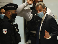 Francúzskeho exprezidenta Sarkozyho odsúdili na rok väzenia Francúzskeho exprezidenta Sarkozyho odsúdili na rok väzenia