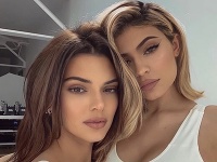 Kendall a Kylie Jenner Kendall a Kylie Jenner