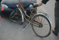 Zrazený Opel s bicyklom