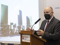 Na snímke minister obrany SR Jaroslav Naď Na snímke minister obrany SR Jaroslav Naď