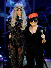 Lady Gaga a Yoko Ono