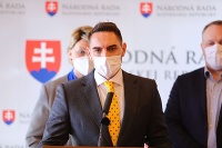 Napriek tomu, že je György Gyimesi iba poslancom Národnej rady, dostalo sa mu mimoriadnej cti. Namiesto maďarského diplomata sedel po boku Igora Matoviča na stretnutí v Maďarsku. Napriek tomu, že je György Gyimesi iba poslancom Národnej rady, dostalo sa mu mimoriadnej cti. Namiesto maďarského diplomata sedel po boku Igora Matoviča na stretnutí v Maďarsku.