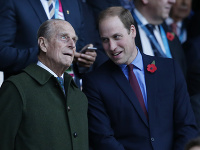 Princ William so starým otcom princom Philipom. Princ William so starým otcom princom Philipom.