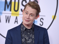 Macaulay Culkin sa stal otcom. Macaulay Culkin sa stal otcom.