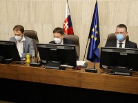 Naši politici podľa stylistky nie sú lídrami. Nevedia sa obliecť ani reprezentovať. Naši politici podľa stylistky nie sú lídrami. Nevedia sa obliecť ani reprezentovať.