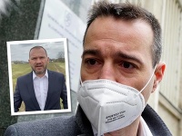 Druckera opúšťa primátor Dvorov nad Žitavou Branislav Becík. Druckera opúšťa primátor Dvorov nad Žitavou Branislav Becík.