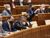 Opozícii sa dnes nepodarilo otvoriť mimoriadnu schôdzu. Opozícii sa dnes nepodarilo otvoriť mimoriadnu schôdzu.