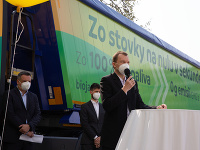 Vľavo Pavol Piešťanský, Yellow Express, v popredí Radoslav Jonáš, Meroco a za ním Martin Šácha zo Združenia pre výrobu a využitie biopalív. Foto – ZVVB