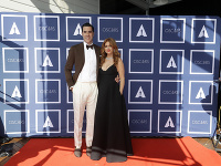 Sacha Baron Cohen a Isla Fisher 