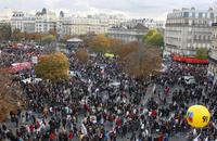 Protesty ovládli aj Paríž