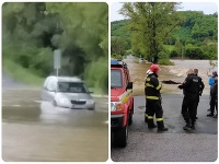 Hasiči zachránili zo zatopených áut tri osoby 