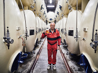 Ležiacke tanky v českom národnom pivovare vzbudzujú rešpekt