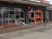 Polícia zaistila mužov, ktorí spôsobili výbuch bankomatu vo Štvrtku na Ostrove